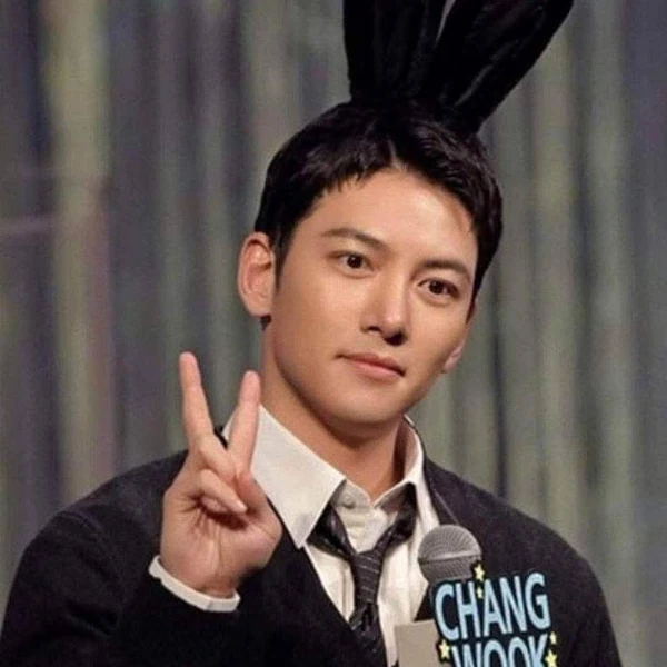 充满粉丝爱意的池昌旭人气照片