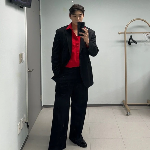 Popular photo full of fans’ love for Jeon Jonghyeok