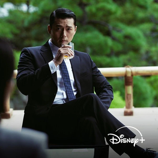 The most loved look of Hyun Bin today