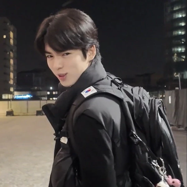 Momen gemilang Cha Junhwan yang dibuat oleh fandom