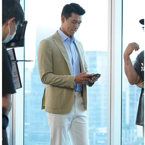 The most loved look of Hyun Bin today