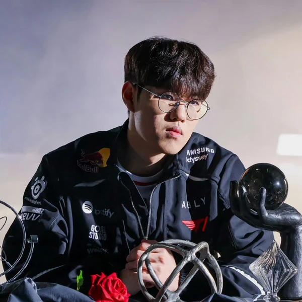 Foto profil populer Oner yang dipilih melalui voting