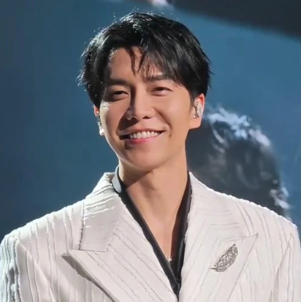 ファンが選んだイ・スンギの最高の瞬間