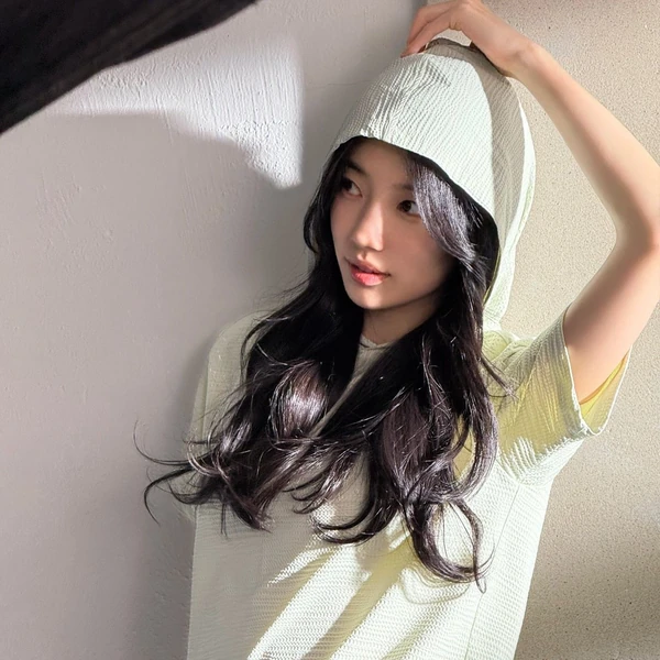 Popular photo full of fans’ love for Bae Suzy