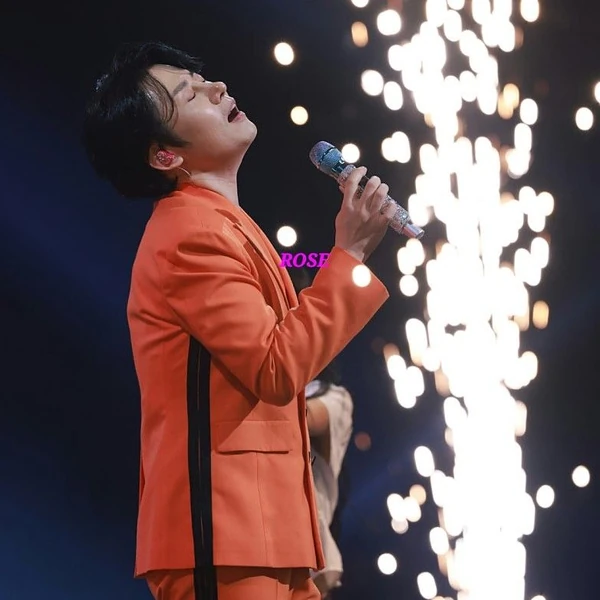 Popular photo full of fans’ love for Kang Moonkyung