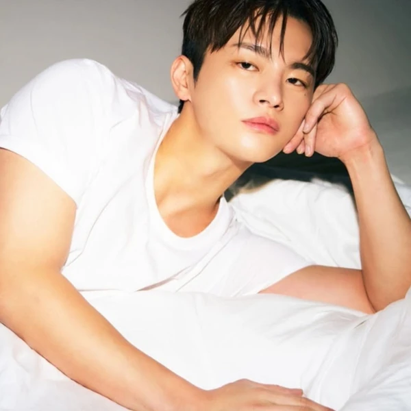 Penampilan Seo Inguk yang paling disukai hari ini