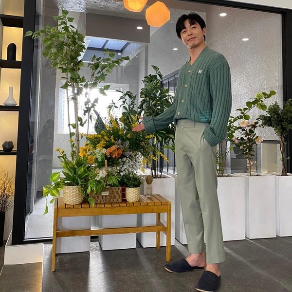 充满粉丝爱意的金材昱人气照片