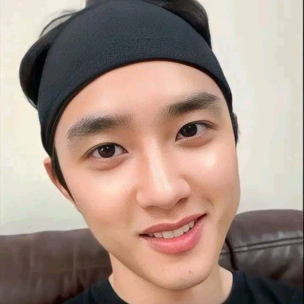 今天最受喜愛的都暻秀 (D.O.)模樣