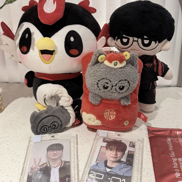 Foto profil populer Faker yang dipilih melalui voting