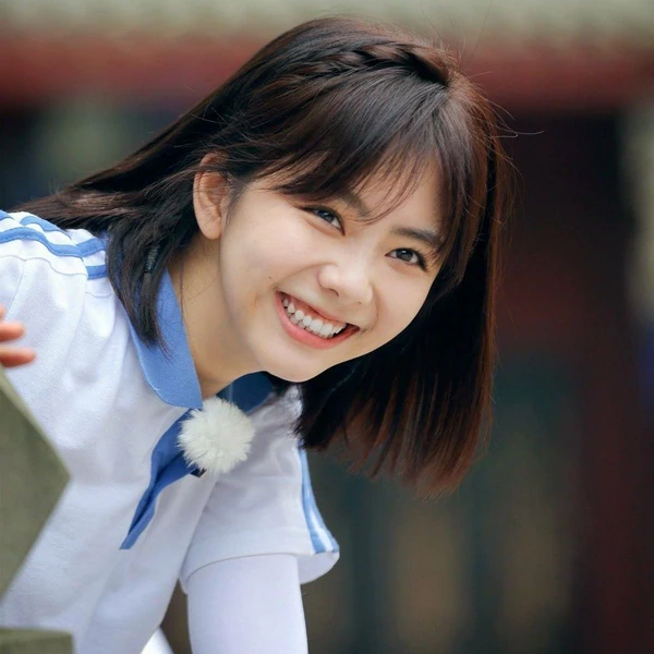 The most loved look of Tan Song Yun today