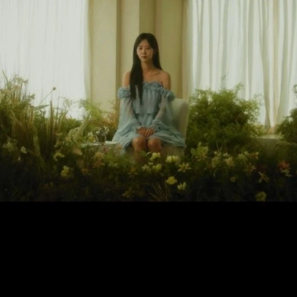 Popular photo full of fans’ love for Kang Hyeyeon