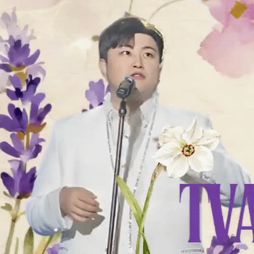 今天最受喜爱的金浩中模样