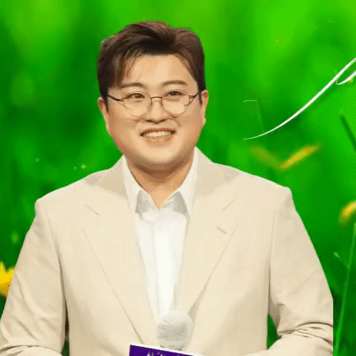 充满粉丝爱意的金浩中人气照片