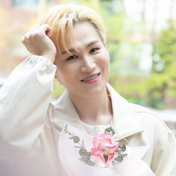 充滿粉絲愛的金熙栽人氣照片