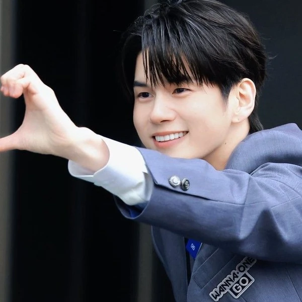 Penampilan Ong Seongwu yang paling disukai hari ini