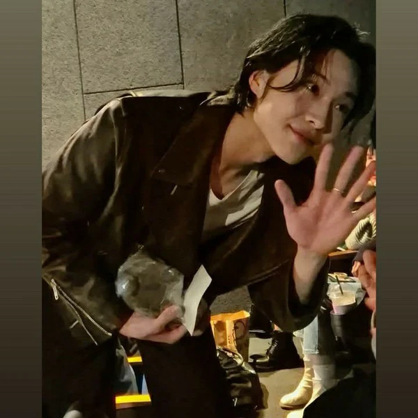 The most loved look of Lee Jongwon today