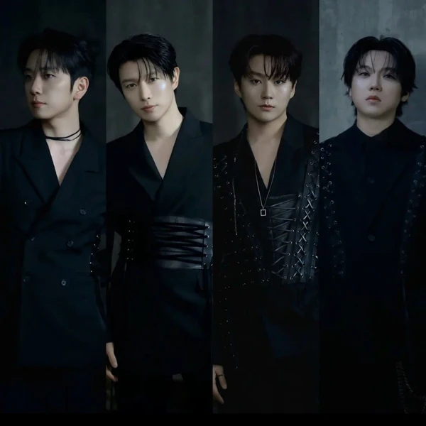 Popular photo full of fans’ love for Forestella