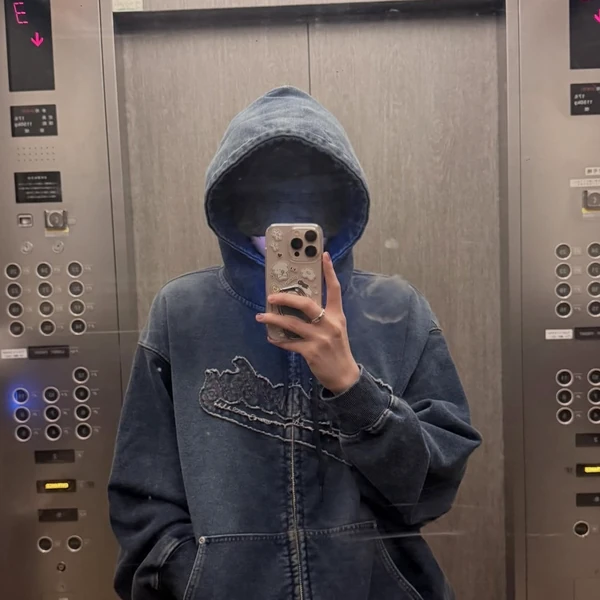 Popular photo full of fans’ love for BADA