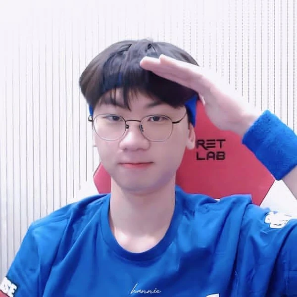 Popular photo full of fans’ love for Doran