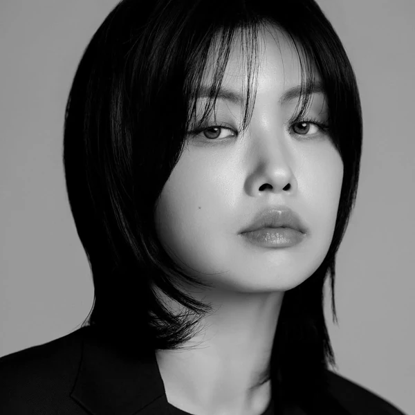 Popular photo full of fans’ love for Aiki