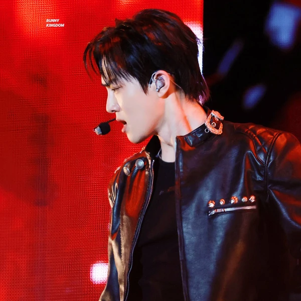 The most loved look of Suho today