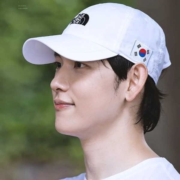 Popular photo full of fans’ love for Yim Siwan