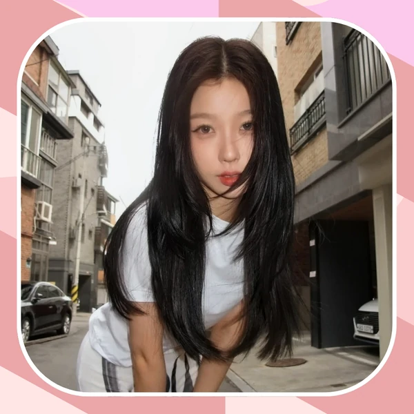 Popular photo full of fans’ love for Esther Yu