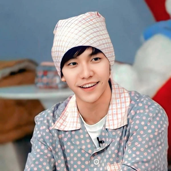 The most loved look of Lee Seunggi today