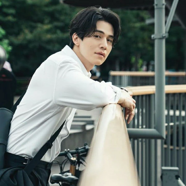 The most loved look of Lee Dongwook today