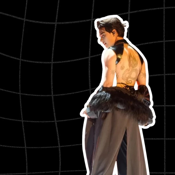 Popular photo full of fans’ love for Keng