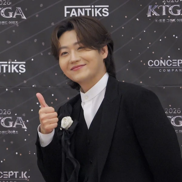 Popular photo full of fans’ love for Min Soohyun