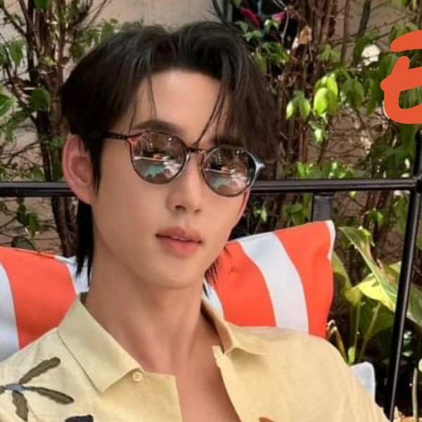 Popular photo full of fans’ love for Est Supha Sangaworawong