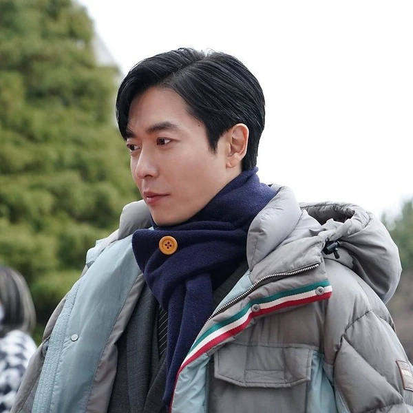 充滿粉絲愛的金材昱人氣照片