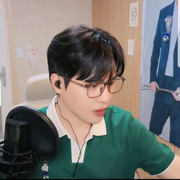 The most loved look of Mooryong today