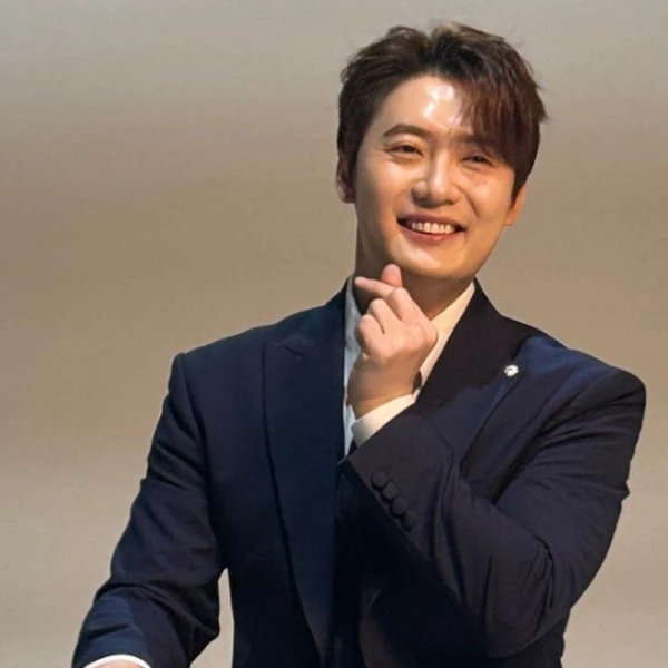 Popular photo full of fans’ love for Son Binah