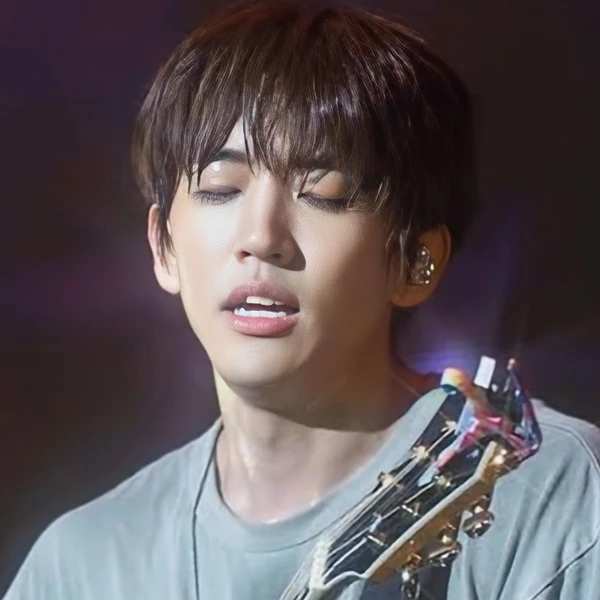 The most loved look of Lee Seungyoon today