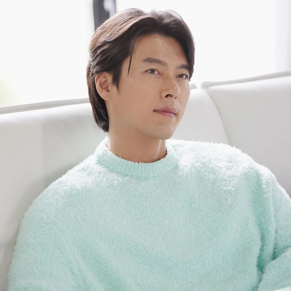 Popular photo full of fans’ love for Hyun Bin