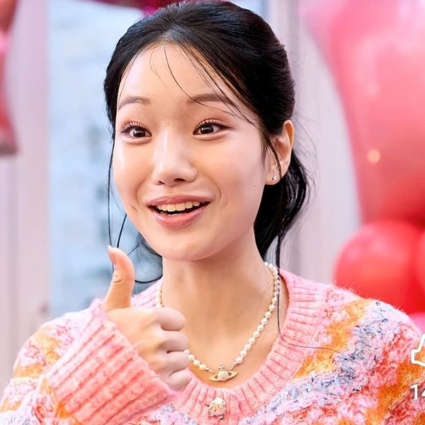 The most loved look of Kim Soyeon (2004) today