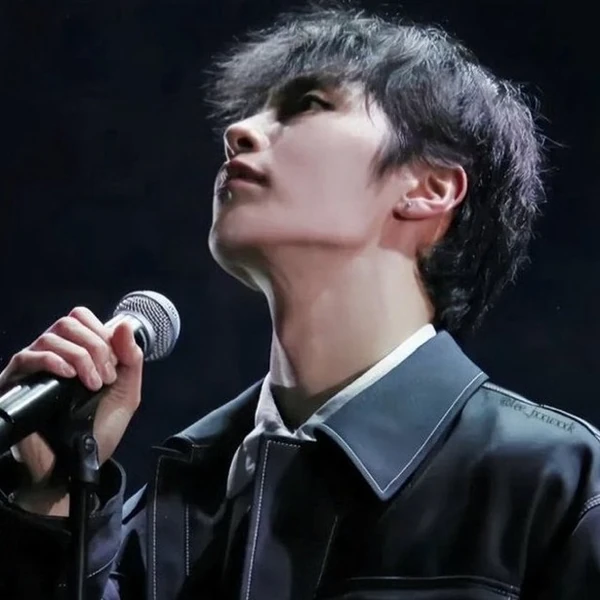 The most loved look of Lee Jaewook today