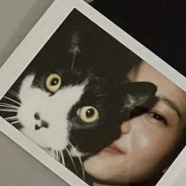 Foto populer Kim Taeri yang penuh cinta dari penggemar