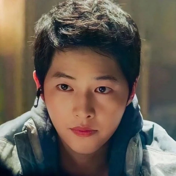 Penampilan Song Joongki yang paling disukai hari ini