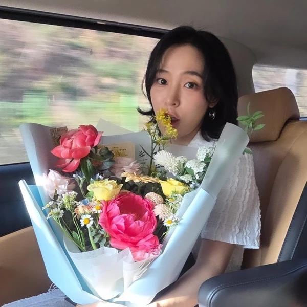 Foto populer Hong Ja yang penuh cinta dari penggemar