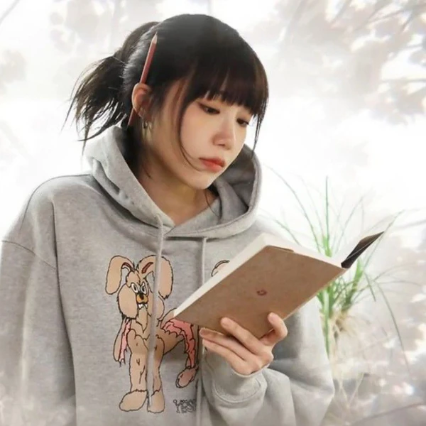 Foto populer Jung Eunji yang penuh cinta dari penggemar