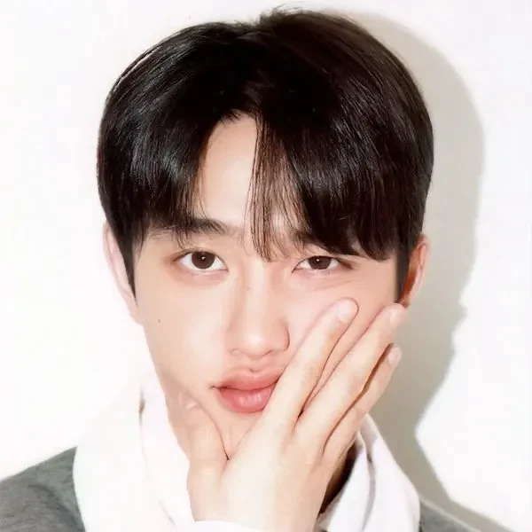 Foto populer Doh Kyungsoo (D.O.) yang penuh cinta dari penggemar