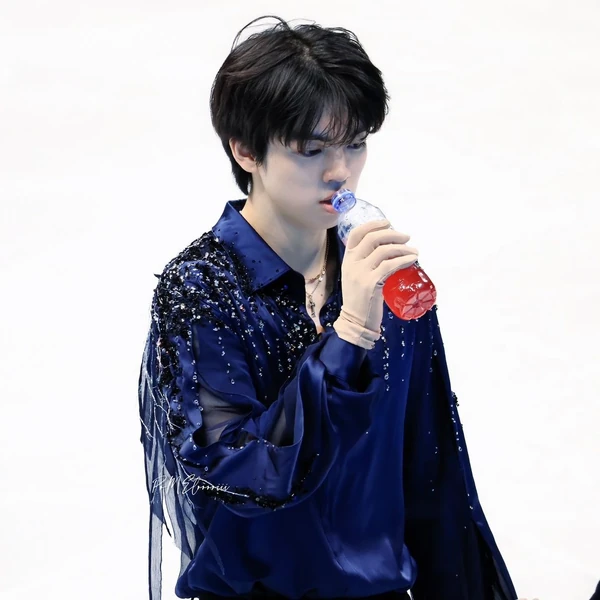 Postingan banner paling populer di komunitas Cha Junhwan