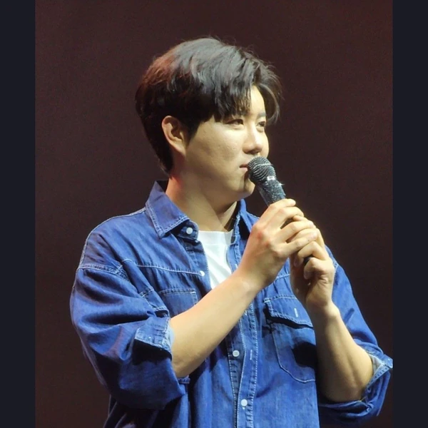 Popular photo full of fans’ love for Jin Haesung