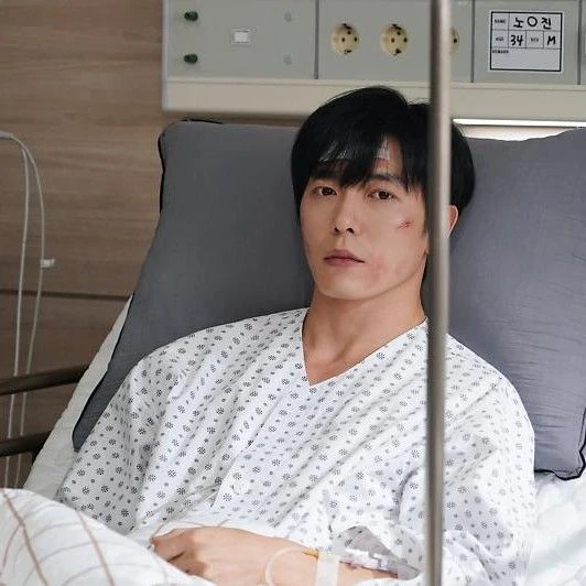 充滿粉絲愛的金材昱人氣照片