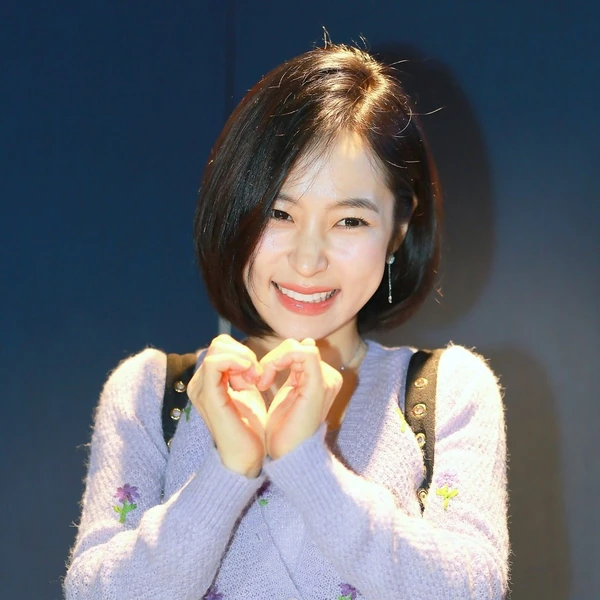 The most loved look of Hong Ja today