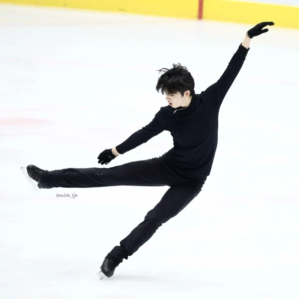 A brilliant moment of Cha Junhwan created by the fandom