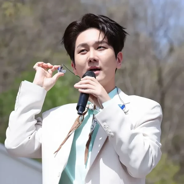 오늘 가장 사랑받은 김수찬의 모습